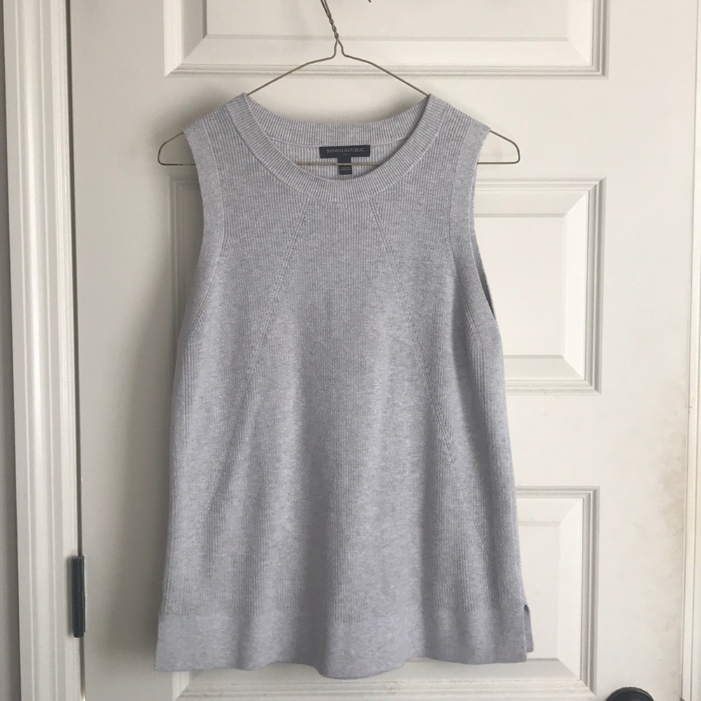 Banana Republic sleeveless sweater tank